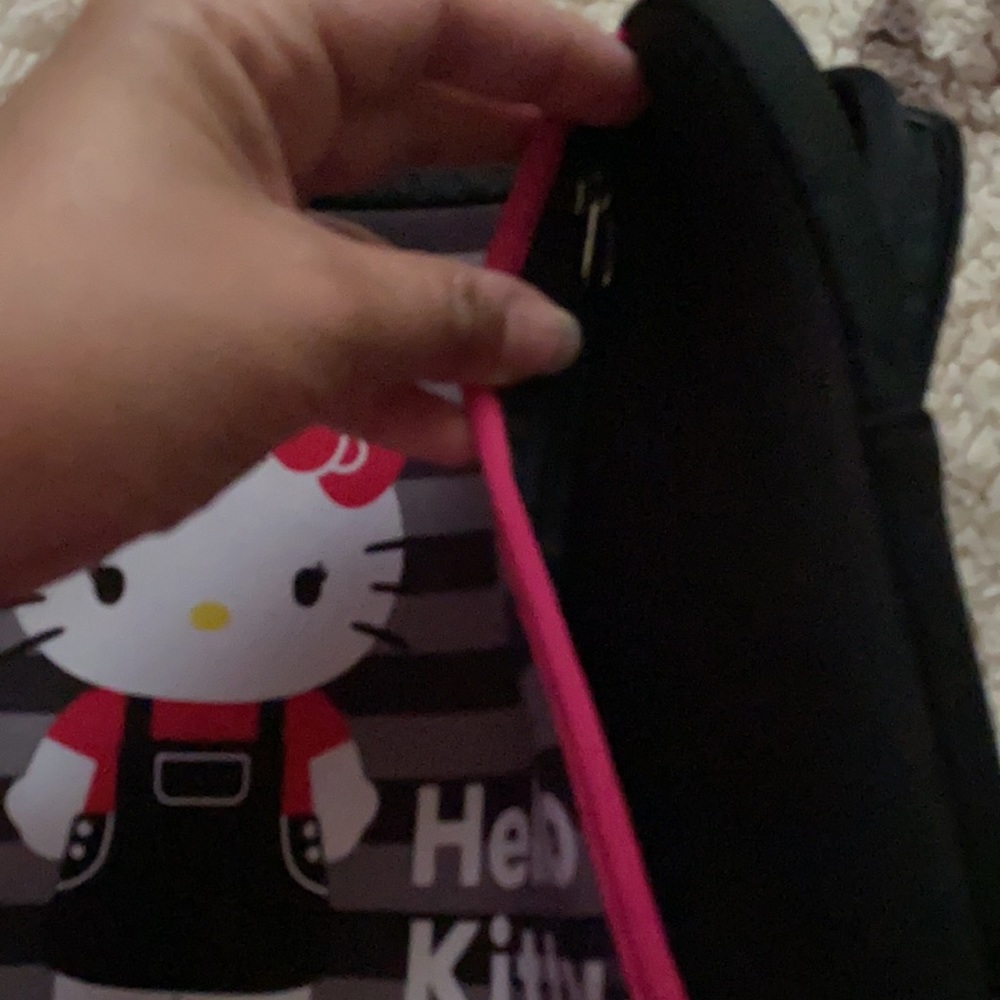 Hello Kitty Ipad Case - image 5